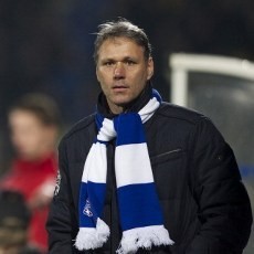 Van Basten Ingin Latih Milan Suatu Hari Nanti