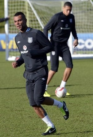 Bangganya Ashley Cole Jelang Caps ke-100