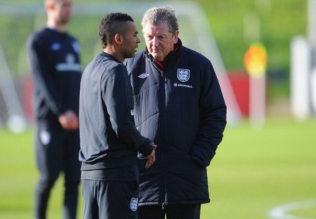 Hodgson: Ashley Cole Layak Dapat Pujian