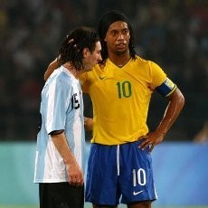 Sesal Ronaldinho karena Messi