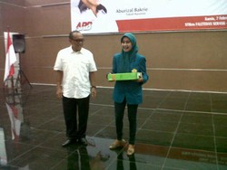 Ical Beri Kejutan kepada Seorang Mahasiswi