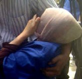 Seorang Wanita Pingsan Saat BNN Bakar Narkoba