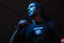 Pengadilan Vokalis Lamb of God, Saksi: Randy Blythe Mendorong dengan Kedua Tangannya