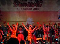 Pasar Imlek Semawis 2013 Resmi Dibuka