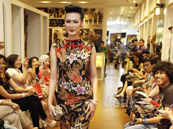 Fashion Show Iwan Tirta Private Collection