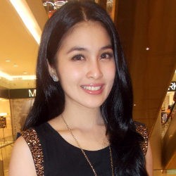 Si Cantik Sandra Dewi Sudah Menjomblo 1,5 Tahun