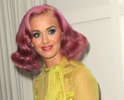 Katy Perry Segera Rilis Lini Fashion Bergaya Retro