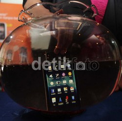 Xperia V, Smartphone Buat yang Suka Basah-basahan