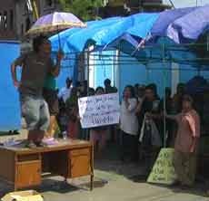 Ijazah Ditahan, Puluhan Buruh Dirikan Tenda di Pabrik Tekstil