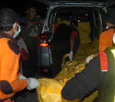 Terjebak di Kapal Karam, Mayat Nelayan Situbondo Kembali Dievakuasi