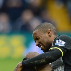 Tottenham Ditinggal Defoe Tiga Pekan