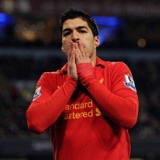 Suarez Masih Merinding dengar Youll Never Walk Alone