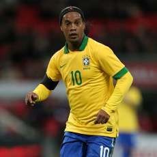 Gagal Penalti, Ronaldinho Dibela Scolari