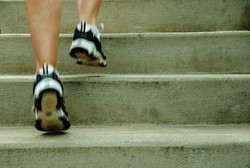 Semenit Naik-Turun Tangga, Manfaatnya Bisa Kalahkan Nge-gym