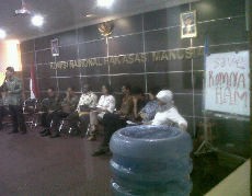  Komisioner Komnas HAM dan Staf Rapat Bahas Pemogokan