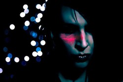 Marilyn Manson Pingsan Saat Tampil di Kanada