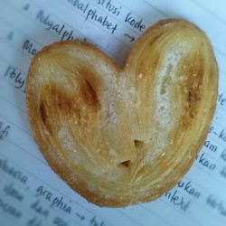 Cintaku manis bertabur gula