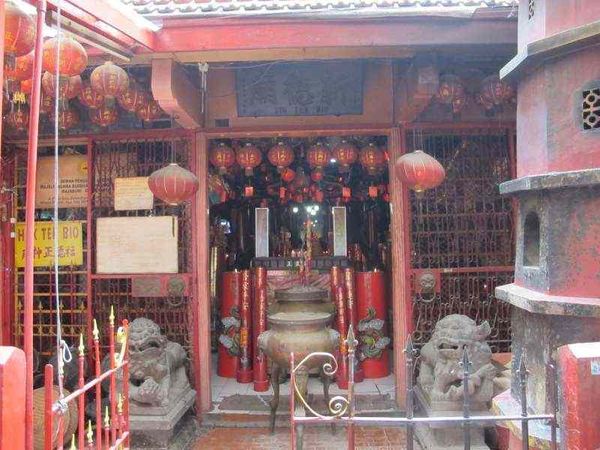 Kisah Kelenteng 315 Tahun di Pasar Baru