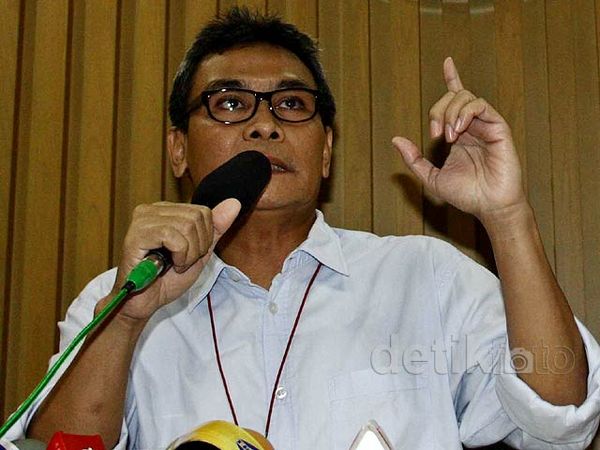 Gubernur Riau Rusli Zainal Ditetapkan Jadi Tersangka