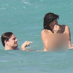 Leonardo DiCaprio Berenang Bareng Perempuan Topless