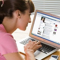 Kontes Foto Telanjang di Facebook Tuai Kecaman