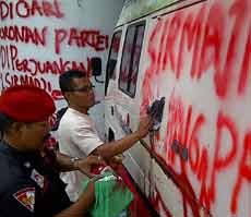 Kader Anti Sirmadji Sepi, Coretan di Kantor PDIP Jatim Dibersihkan