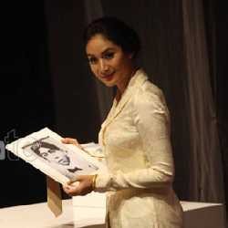 Jadi Sutradara, Happy Salma Deg-degan Tiada Akhir