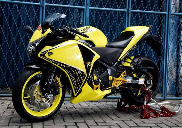 Honda CBR250R ala Bumblebee