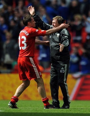 Keputusan Pensiun Carragher Kejutkan Dalglish