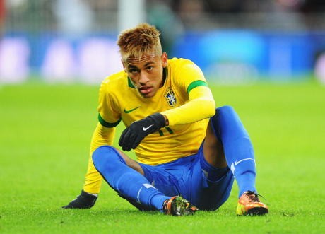 Santos Tegaskan Neymar Takkan Dijual Sebelum 2014