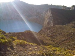 Warna-warni Danau Kelimutu di Pagi Hari