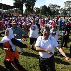 Kampanye Hari Ketiga, Cagub Aher Senam bersama Warga di Pangalengan
