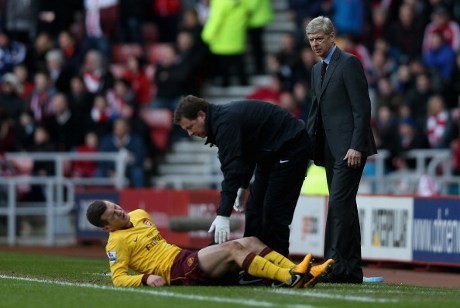 Wilshere Cedera, Wenger Sedikit Berang