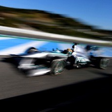 Mercedes Punya Potensi Bagus, tapi Vettel Masih yang Tercepat