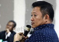 Tangis Keluarga Pecah Saat Hakim Vonis Amran 7,5 Tahun Bui