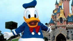 Donald Bebek Rasis, Tak Mau Foto dengan Anak Kulit Hitam