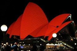 Rayakan Imlek, Gedung Opera Sydney Jadi Merah