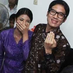 Saat Desta Bertunangan dengan Natasha Rizki yang Beda Usia 16 Tahun