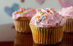 Hmm... Tisu Basah Ini Beraroma Strawberry Cupcake!