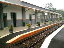 Dirut KAI Janji Renovasi 60 Stasiun di Jabodetabek, Termasuk KRL