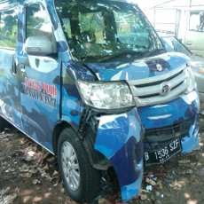 Mobil Satgas Pemuda Demokrat Banyuwangi Tabrak Motor