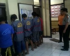 Lima Satpam Kompak Curi Besi Beton Senilai Rp 40 Juta