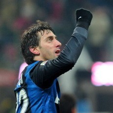 Milito Berniat Habiskan Kontraknya di Inter