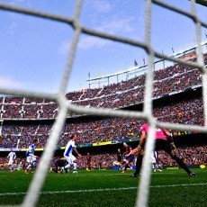 Camp Nou Membludak Ketika Tim Kota Madrid Datang Bertamu
