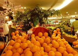 Industri Minuman RI Masih Bergantung pada Buah Impor