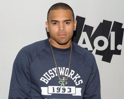  Chris Brown Akan Gugat Paparazzi Pasca Kecelakaan Mobil