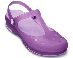  Crocs Rilis Alas Kaki Terbaru untuk Menyambut Valentine