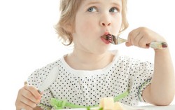 Lakukan 5 Cara Ini Agar Kebutuhan Buah dan Sayur Anak Terpenuhi