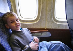 Anak Kecil Nyelonong dalam Penerbangan Brussels-Spanyol!