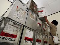 Kotak Suara Pilgub Jabar Mulai Disebar